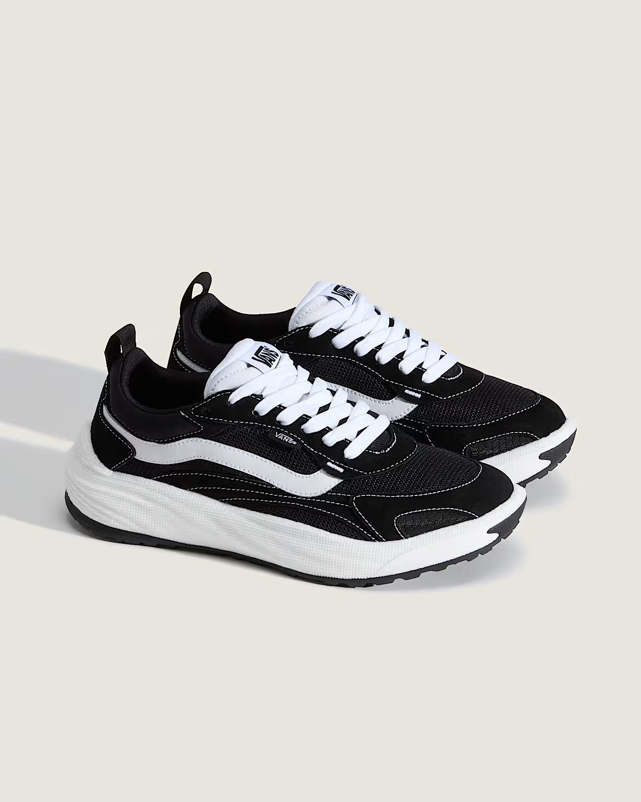 Tênis Vans Ultrarange Neo 2.0 Black White