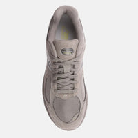 Tênis New Balance 2002R Taupe