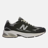 Tenis Nb 2010 Unisex Preto e Cinza