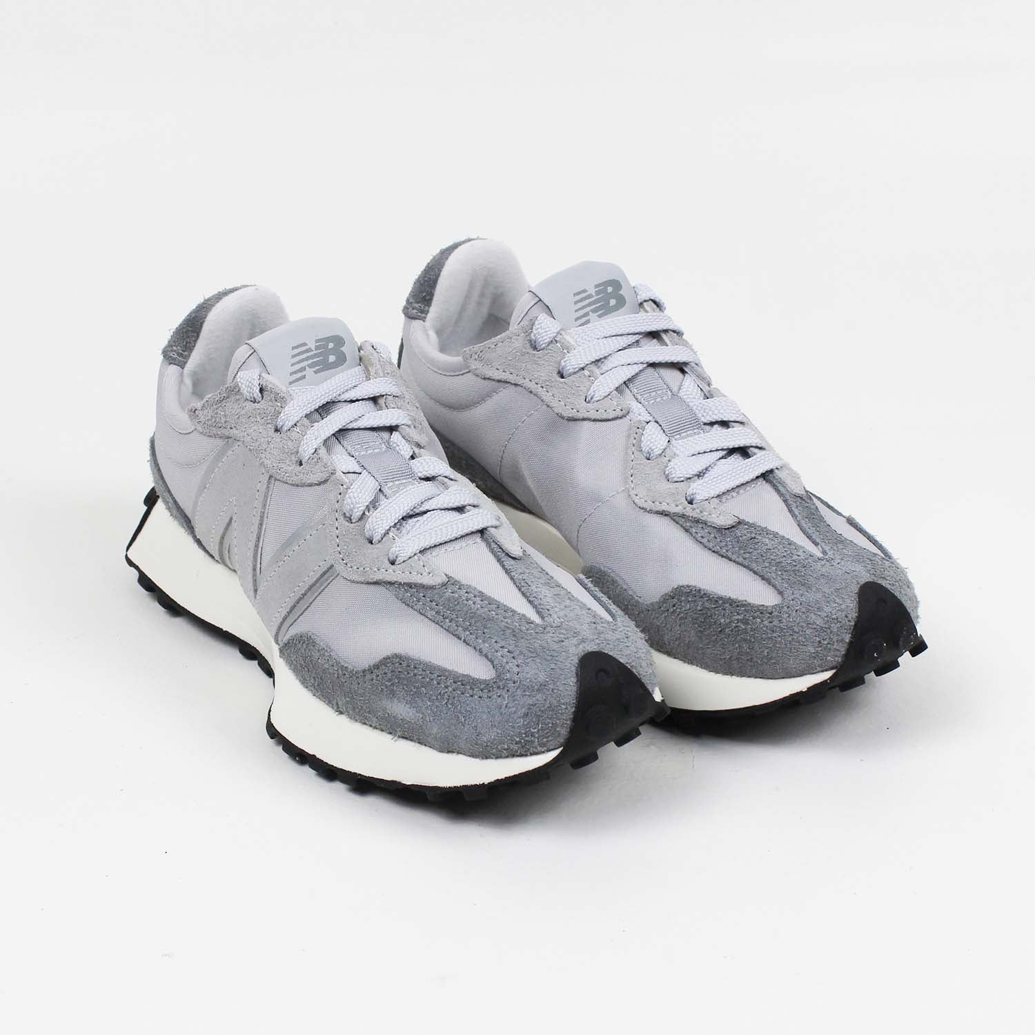 Tênis New Balance 327v1 Prata