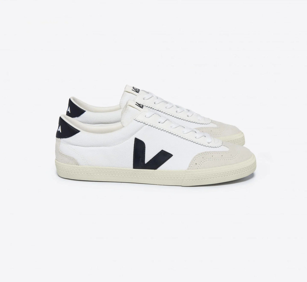 Tênis Veja Volley Canvas White Black