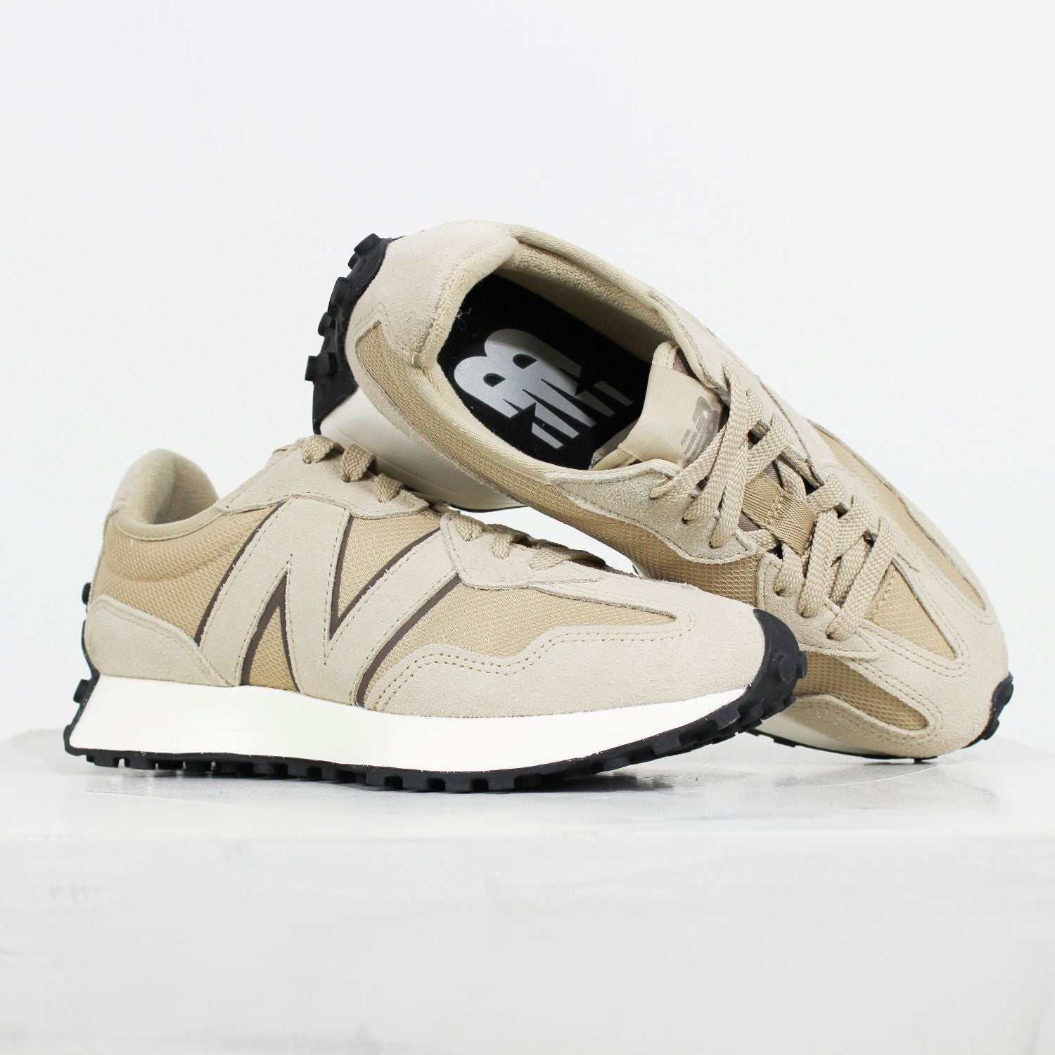 Tênis New Balance 327v1 Bege
