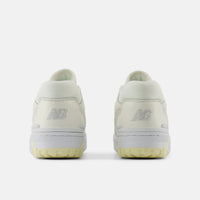 Tênis New Balance 550 Bege Amarelo Claro
