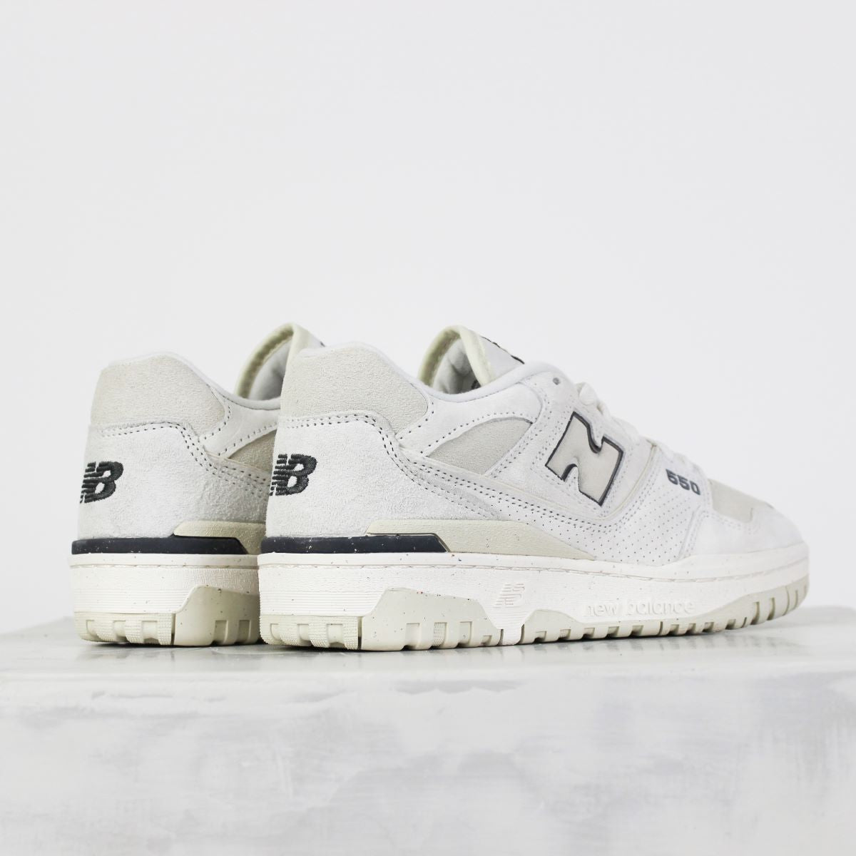 Tênis New Balance 550 Sea Salt Dark Arctic Grey