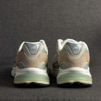 Tenis Nb 2010 Unisex Bege e Verde