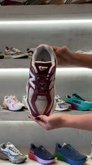 Tênis New Balance 9060 Bordô Bege
