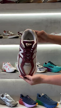Tênis New Balance 9060 Bordô Bege