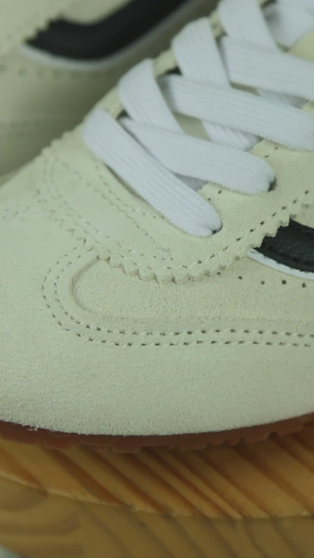 Tênis Vans Super Lowpro Marshmallow
