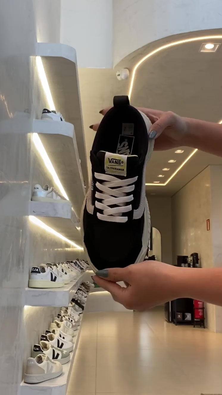 Tênis Vans Ultrarange Neo VR3 Black White