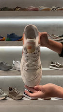 Tênis New Balance 550 Bege Claro Coral