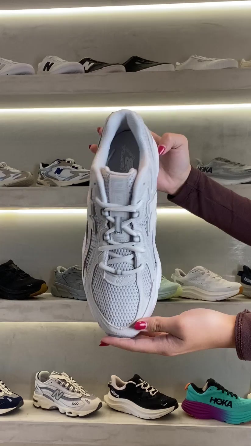 Tênis New Balance 740 Cinza