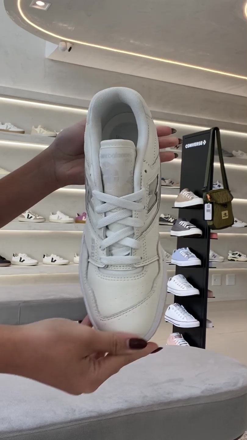 Tênis New Balance 550 Bege