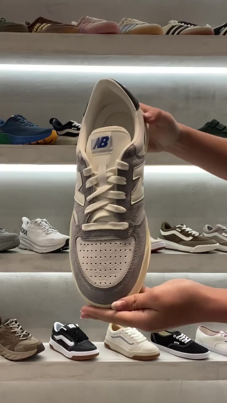 Tênis New Balance CT500 Cinza Claro