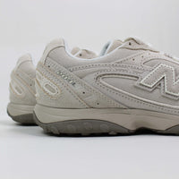 Tênis New Balance 204L Feminino Bege