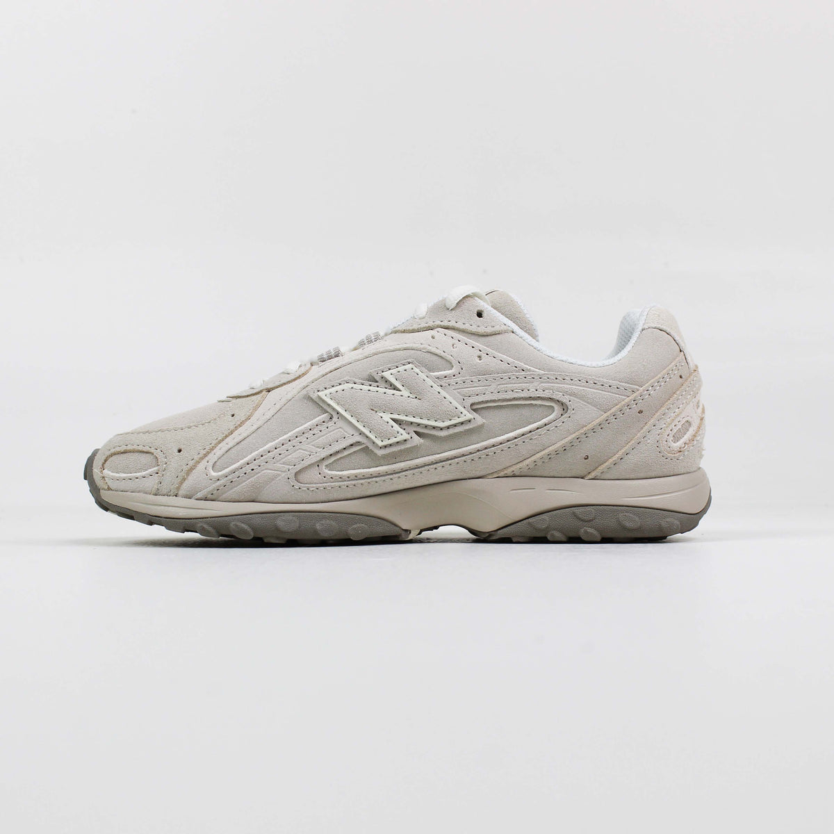 Tênis New Balance 204L Feminino Bege