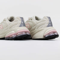Tênis New Balance 5030 Branco e Rosa