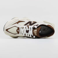 Tênis New Balance 9060 Unissex Bege e Marrom