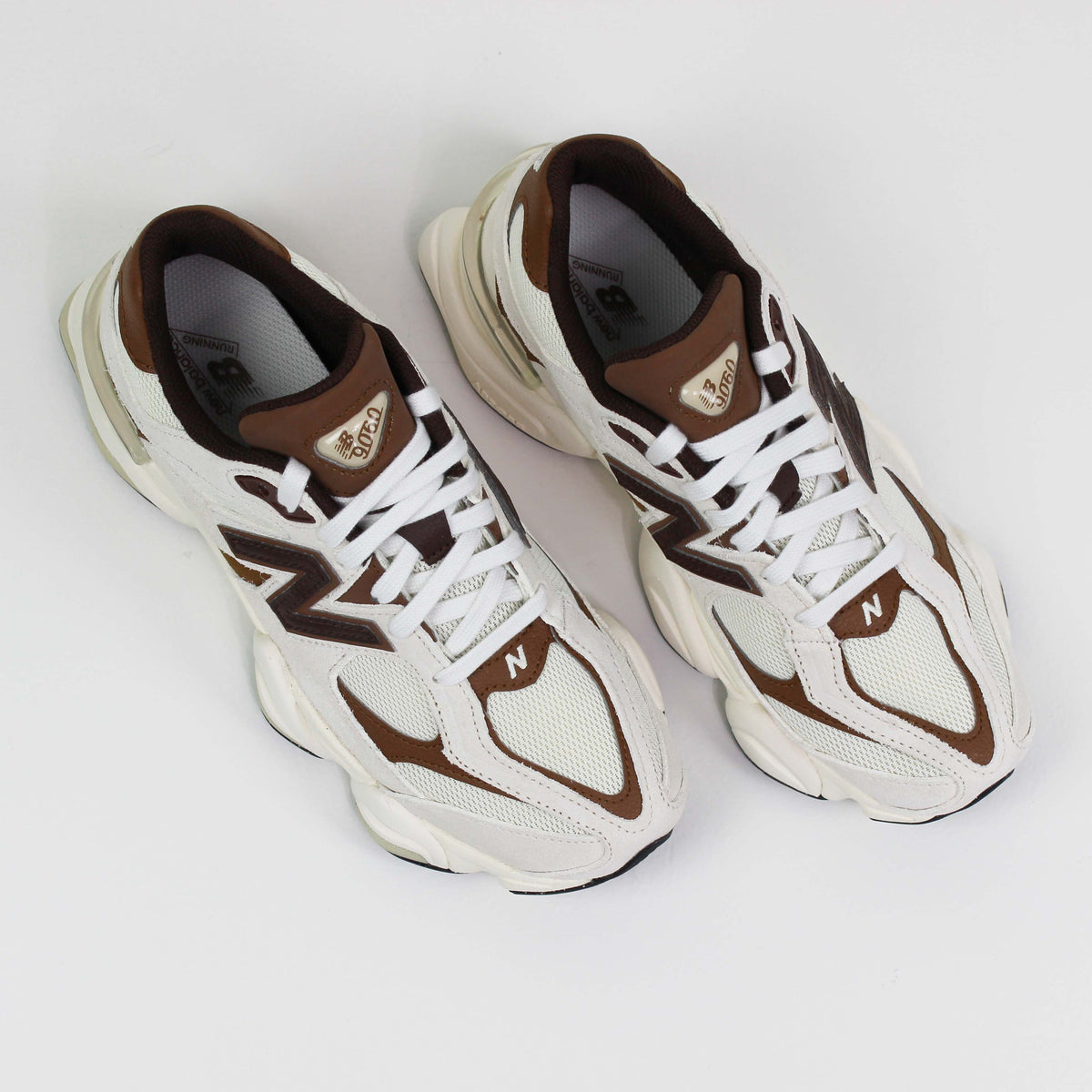 Tênis New Balance 9060 Unissex Bege e Marrom