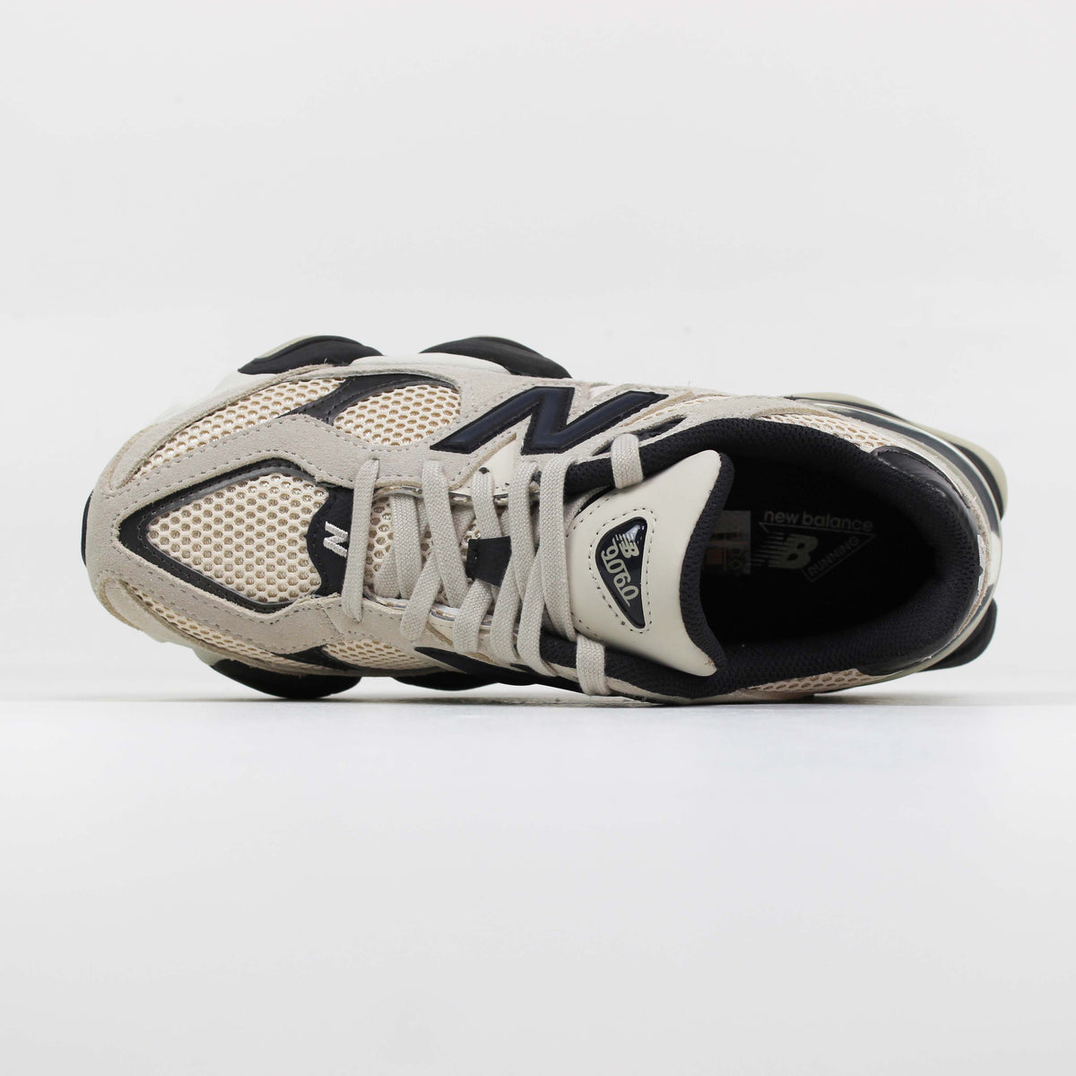 Tênis New Balance 9060 Bege e Preto