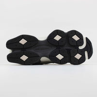Tênis New Balance 9060 Bege e Preto