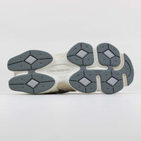 Tênis New Balance 9060 Bege e Verde Claro