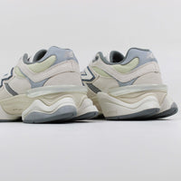 Tênis New Balance 9060 Bege e Verde Claro